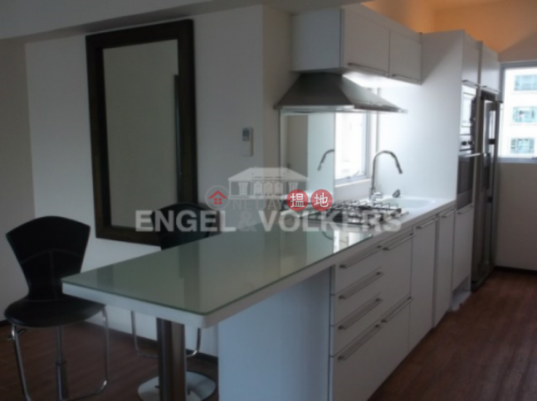 2 Bedroom Flat for Sale in Central Mid Levels