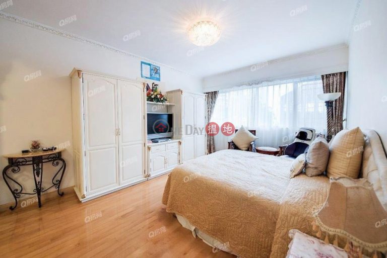 Clovelly Court | 4 bedroom Low Floor Flat for Sale