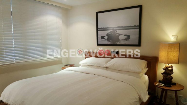 2 Bedroom Flat for Sale in Mid Levels West