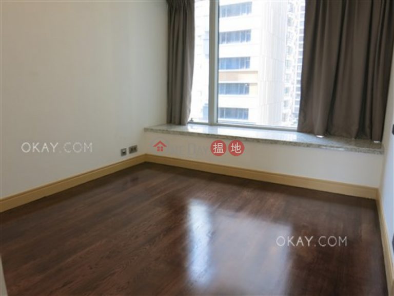 Luxurious 4 bedroom with balcony & parking | Rental