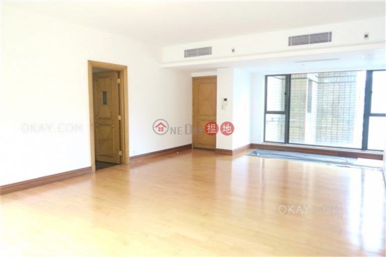 Rare 3 bedroom on high floor with parking | Rental