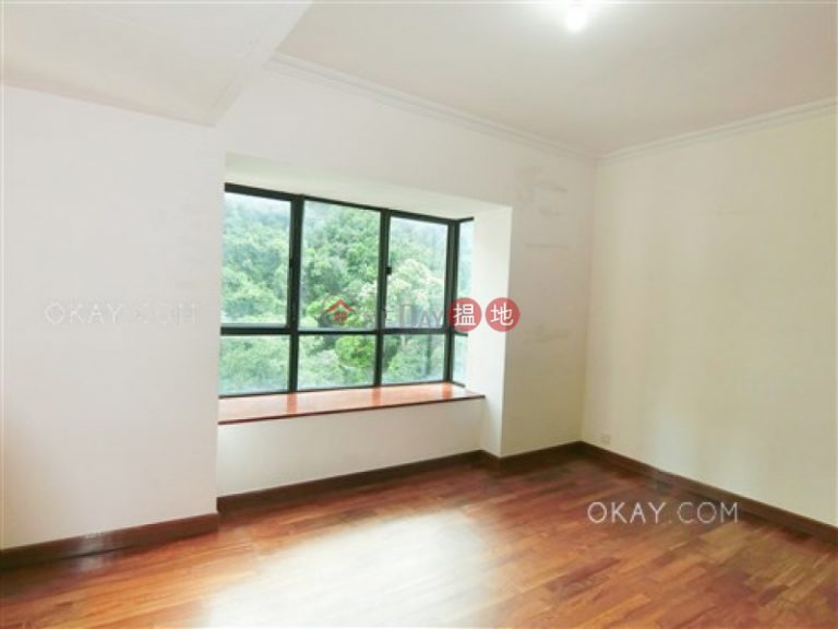 Exquisite 4 bedroom with balcony & parking | Rental