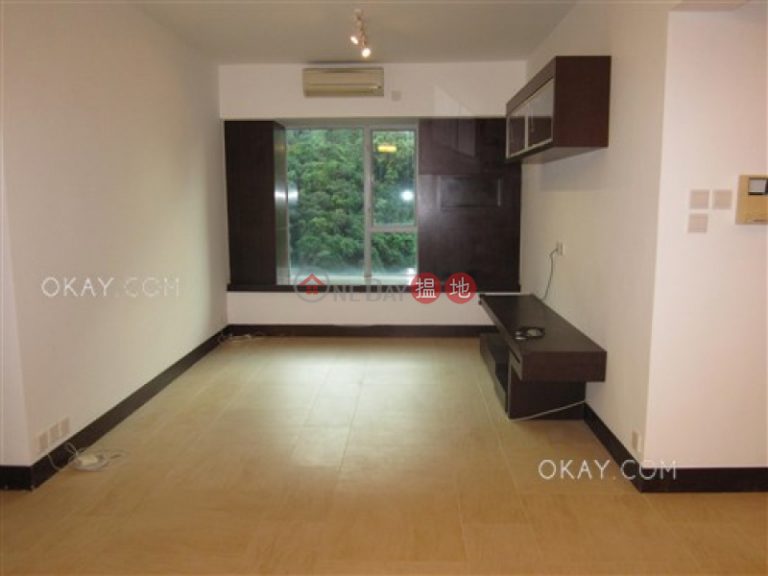 Gorgeous 2 bedroom with parking | Rental