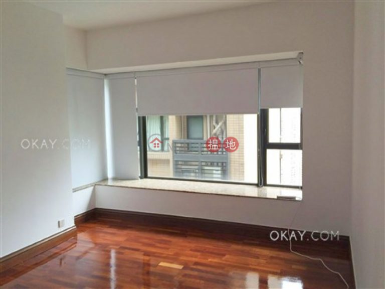 Lovely 3 bedroom on high floor with parking | Rental