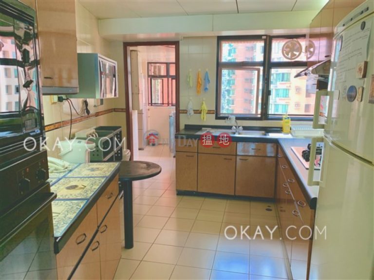 Rare 4 bed on high floor with harbour views & parking | For Sale