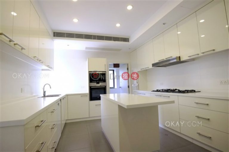 Gorgeous 3 bedroom on high floor with parking | For Sale