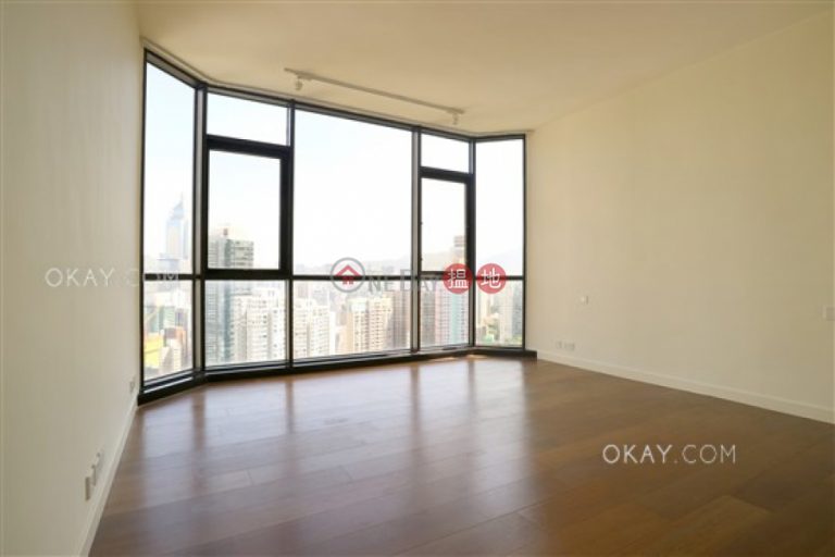 Gorgeous 3 bedroom on high floor with parking | For Sale