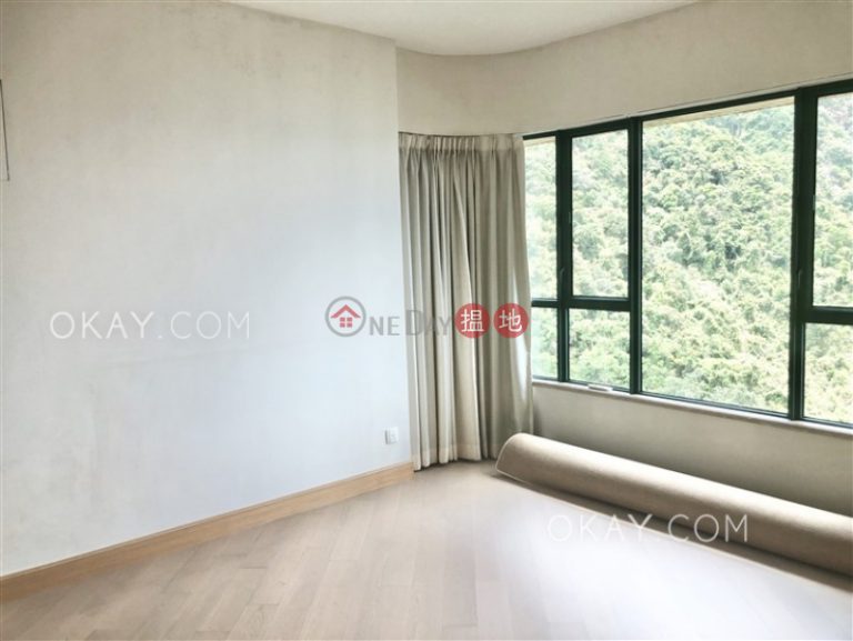 Elegant 3 bedroom on high floor with parking | Rental