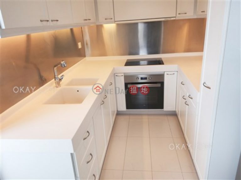 Gorgeous 3 bedroom on high floor with rooftop & parking | For Sale