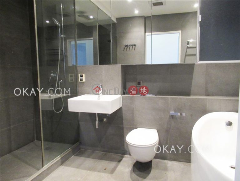 Popular 3 bedroom on high floor with balcony & parking | For Sale