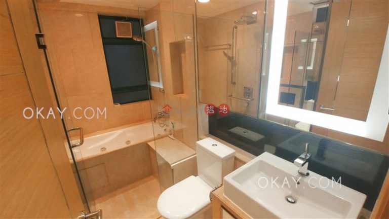 Luxurious 2 bedroom on high floor with parking | For Sale