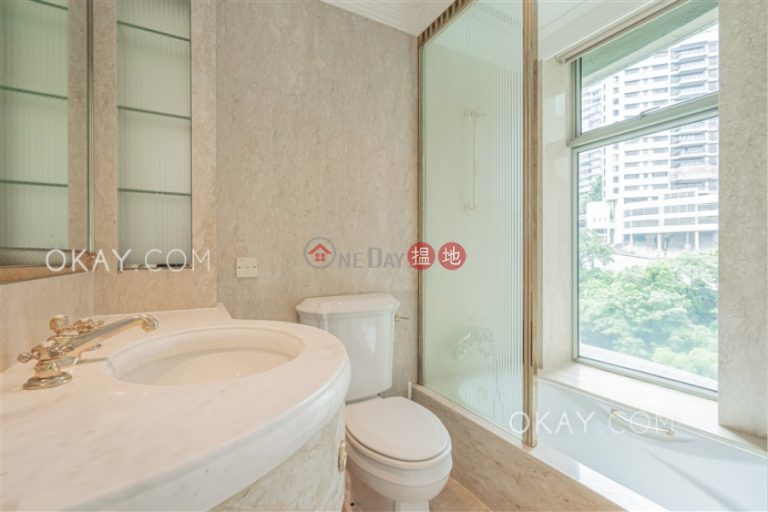 Luxurious 3 bedroom in Mid-levels Central | For Sale