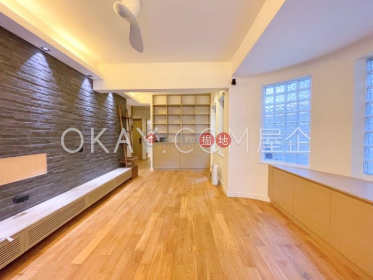 Luxurious 3 bedroom with terrace & parking | Rental