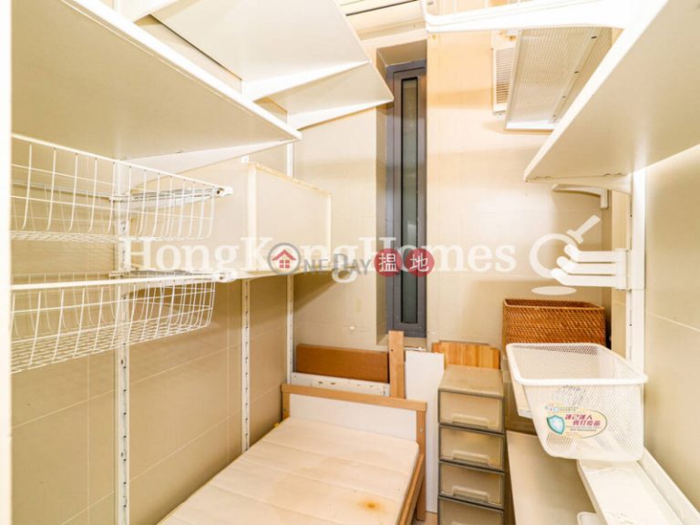 2 Bedroom Unit for Rent at Pak Fai Mansion