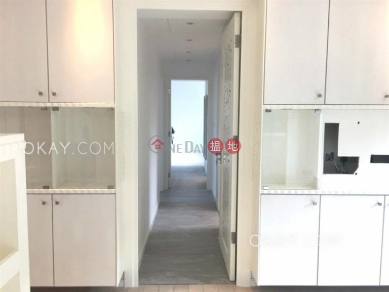 Rare 2 bedroom on high floor with parking | Rental