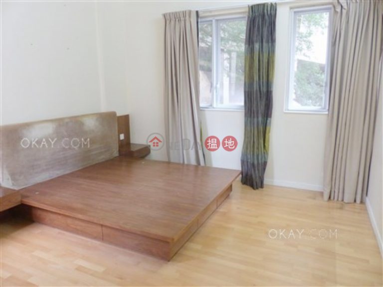 Rare 3 bedroom with balcony & parking | Rental