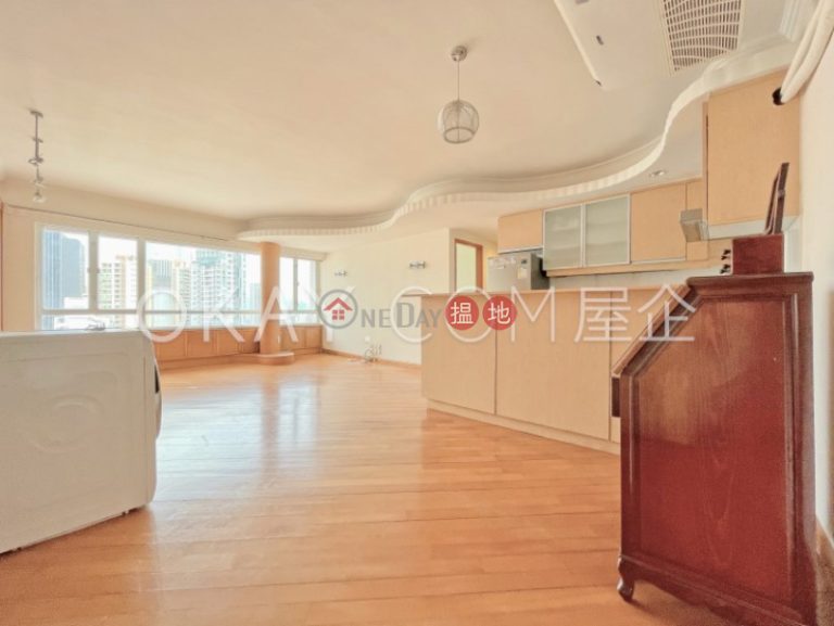 Charming 3 bedroom on high floor with parking | Rental