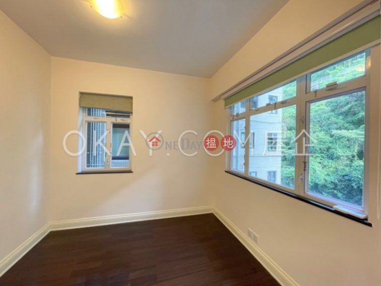 Lovely 2 bedroom with balcony & parking | For Sale