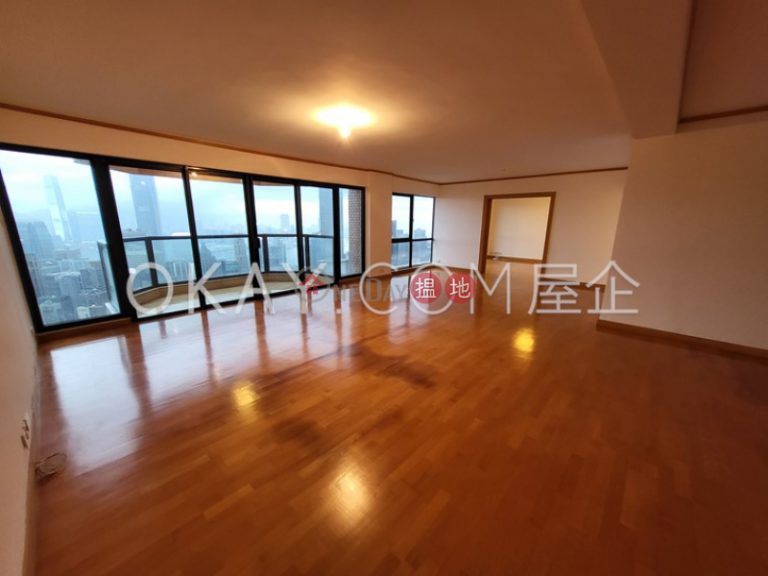 Efficient 4 bed on high floor with harbour views | Rental