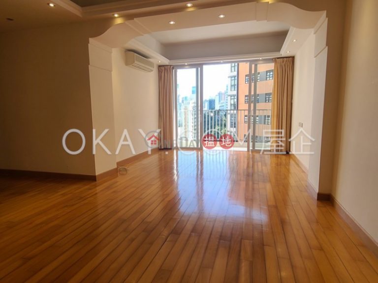 Nicely kept 3 bedroom with balcony & parking | Rental