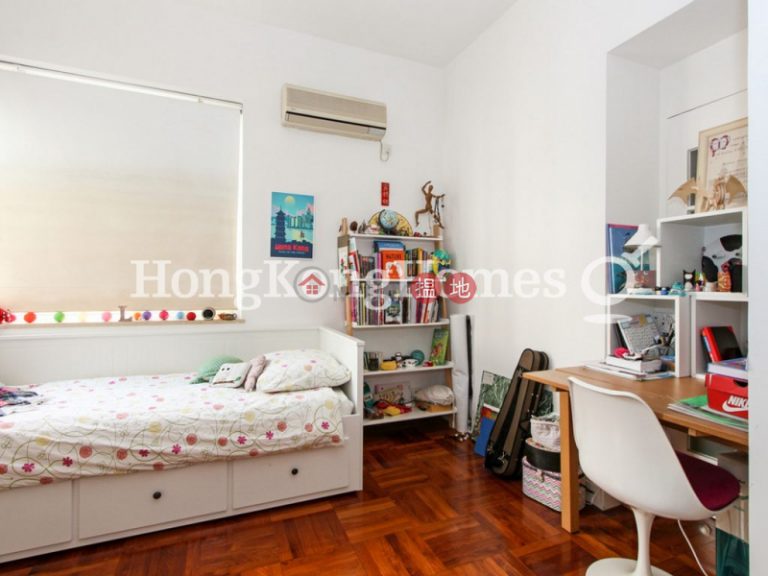 3 Bedroom Family Unit for Rent at Pak Fai Mansion