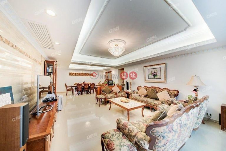 Clovelly Court | 4 bedroom Low Floor Flat for Sale