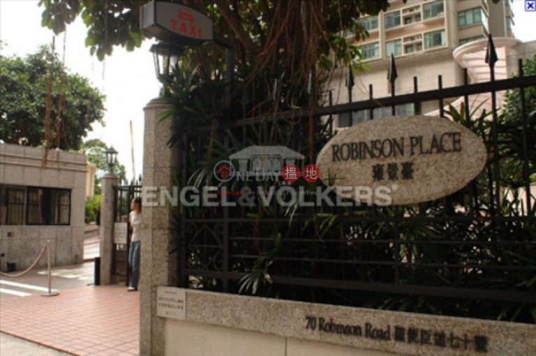 2 Bedroom Flat for Sale in Central Mid Levels