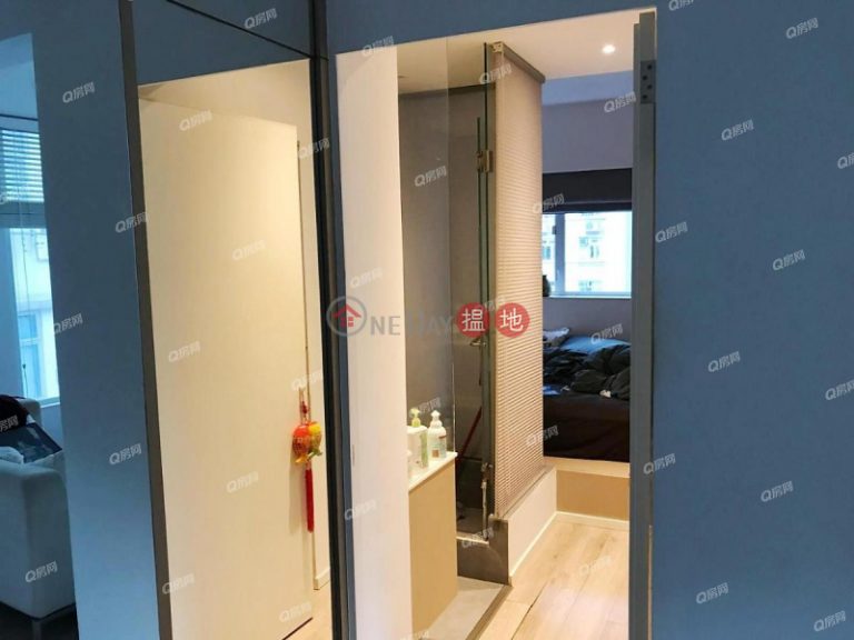 Woodlands Court | 1 bedroom Mid Floor Flat for Sale