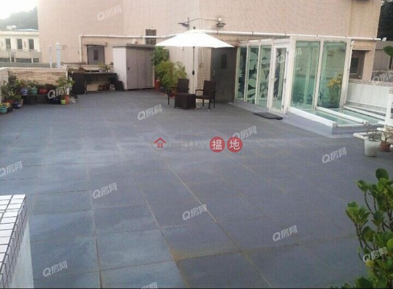 Clovelly Court | 3 bedroom High Floor Flat for Sale
