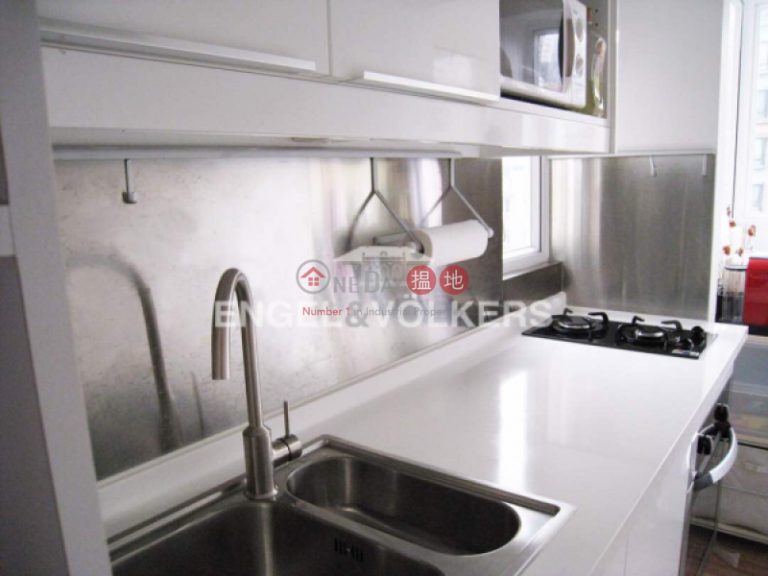 2 Bedroom Flat for Sale in Central Mid Levels