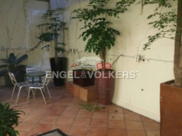 2 Bedroom Flat for Sale in Central Mid Levels