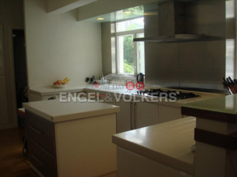 3 Bedroom Family Apartment/Flat for Sale in Mid Levels - West