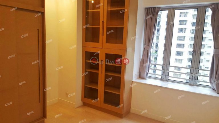 Tregunter | 2 bedroom Mid Floor Flat for Sale