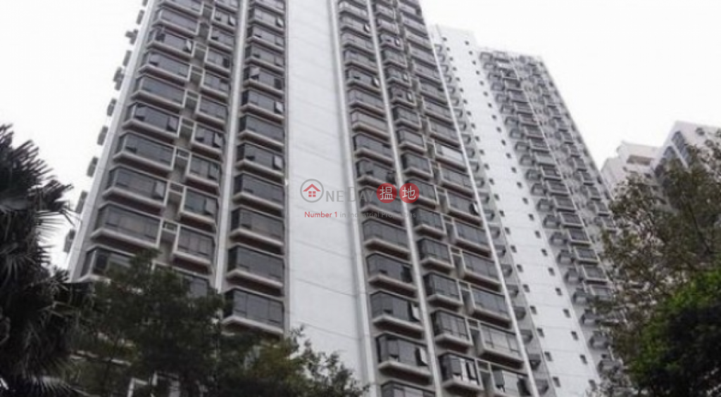 3 Bedroom Family Apartment/Flat for Sale in Mid Levels