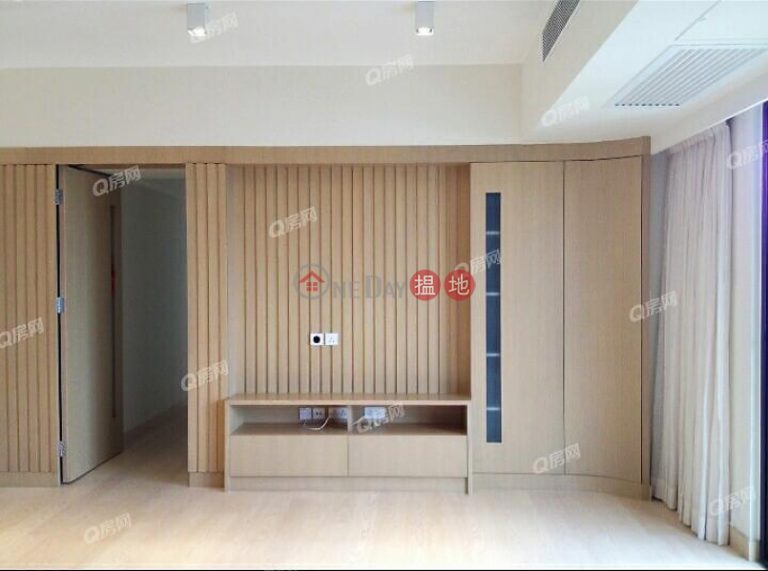 Bowen Place | 3 bedroom Mid Floor Flat for Sale