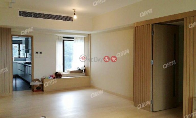 Bowen Place | 3 bedroom Mid Floor Flat for Sale