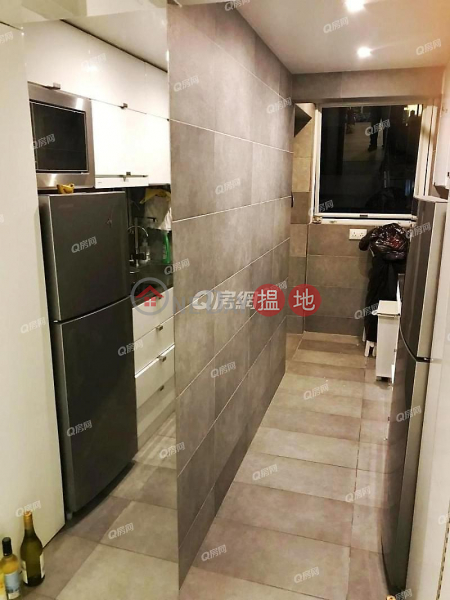 Woodlands Court | 1 bedroom Mid Floor Flat for Sale