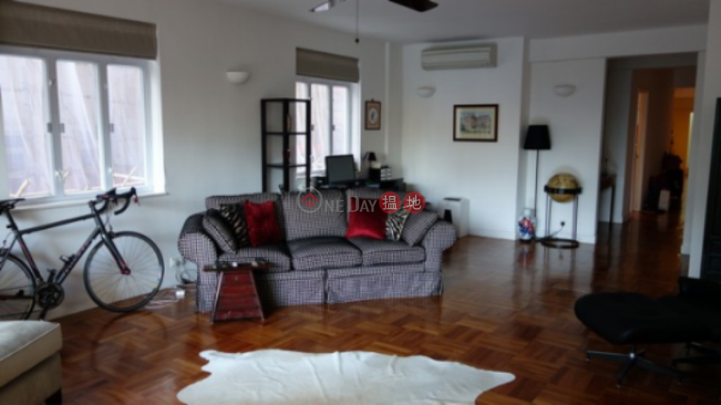 2 Bedroom Flat for Sale in Central Mid Levels