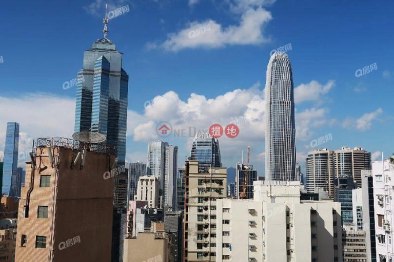 Gramercy | 1 bedroom Mid Floor Flat for Rent