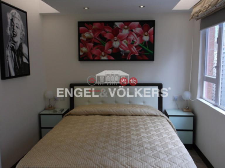 2 Bedroom Flat for Sale in Central Mid Levels