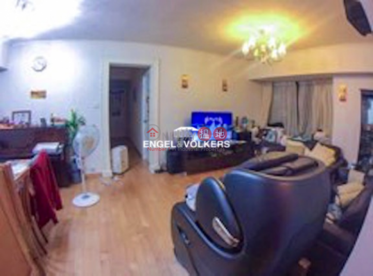 2 Bedroom Flat for Sale in Central Mid Levels