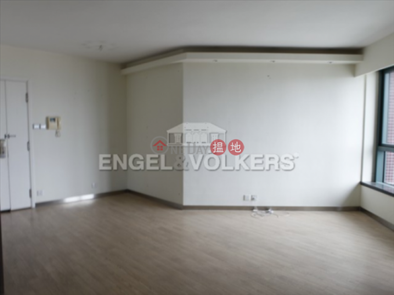 2 Bedroom Flat for Sale in Mid Levels - West