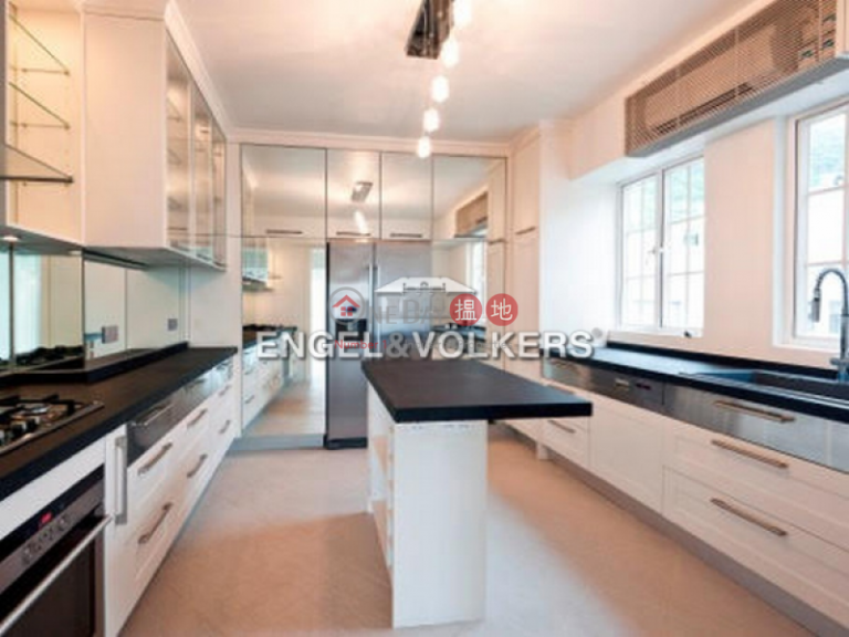 2 Bedroom Flat for Sale in Mid Levels - West
