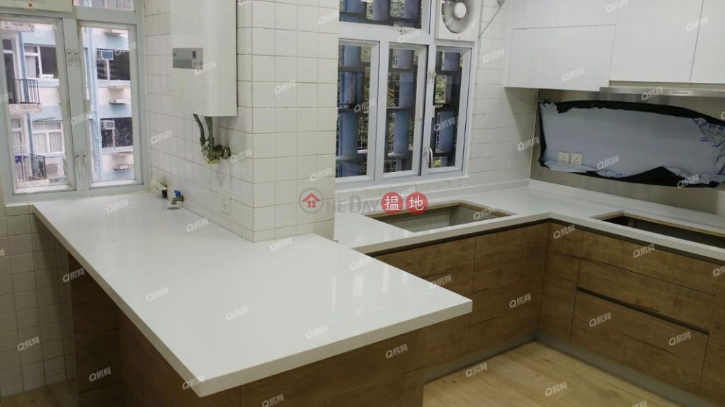 Monticello | 3 bedroom Mid Floor Flat for Rent