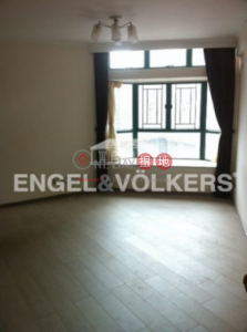 3 Bedroom Family Flat for Sale in Mid Levels - West