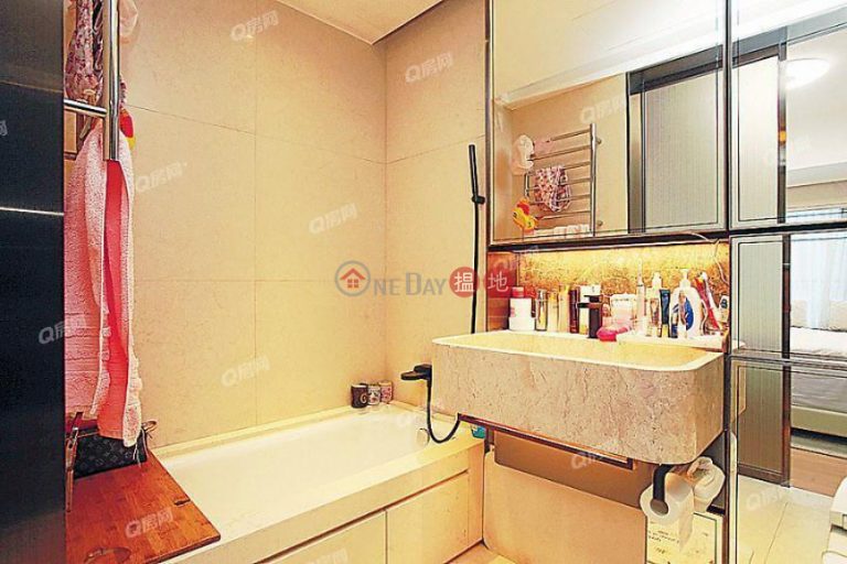 Arezzo | 2 bedroom Low Floor Flat for Sale
