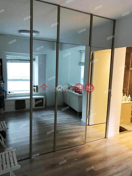 Woodlands Court | 1 bedroom Mid Floor Flat for Sale