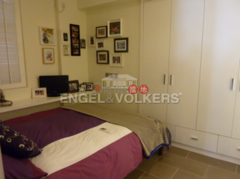 2 Bedroom Flat for Sale in Mid Levels West