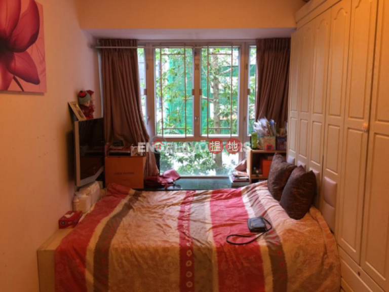 3 Bedroom Family Flat for Sale in Mid Levels West