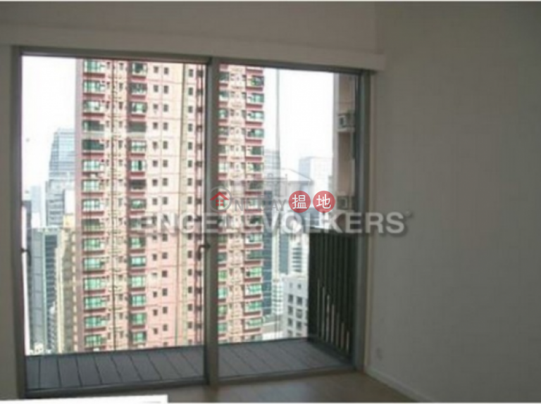2 Bedroom Flat for Sale in Mid Levels West